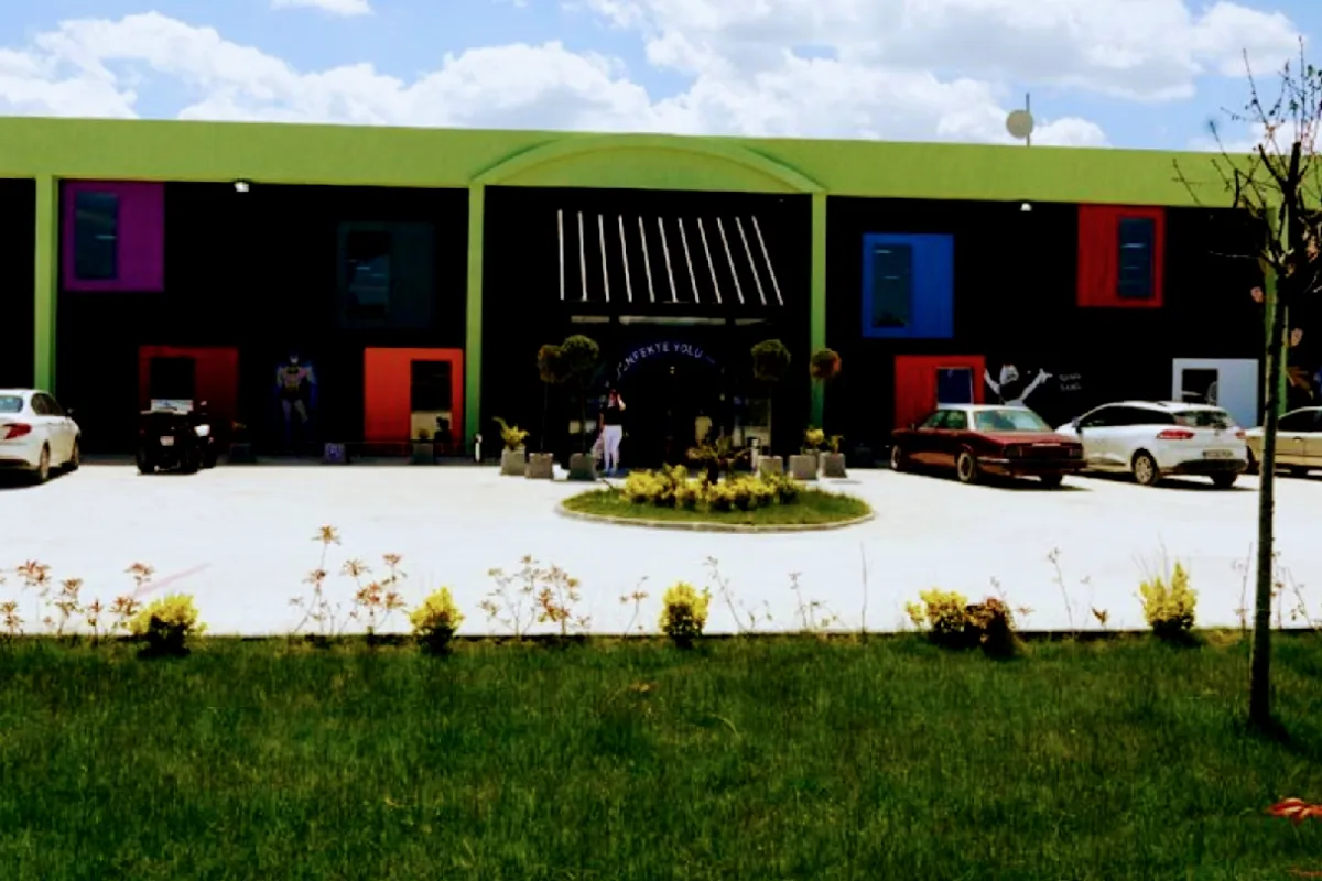BES DREAMLAND photo 1