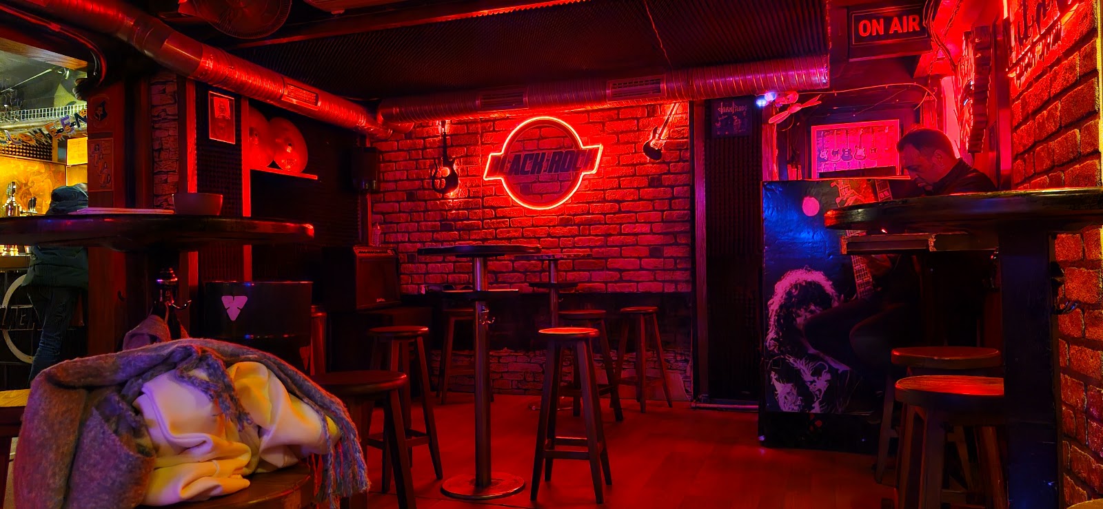 Black Pub photo 10