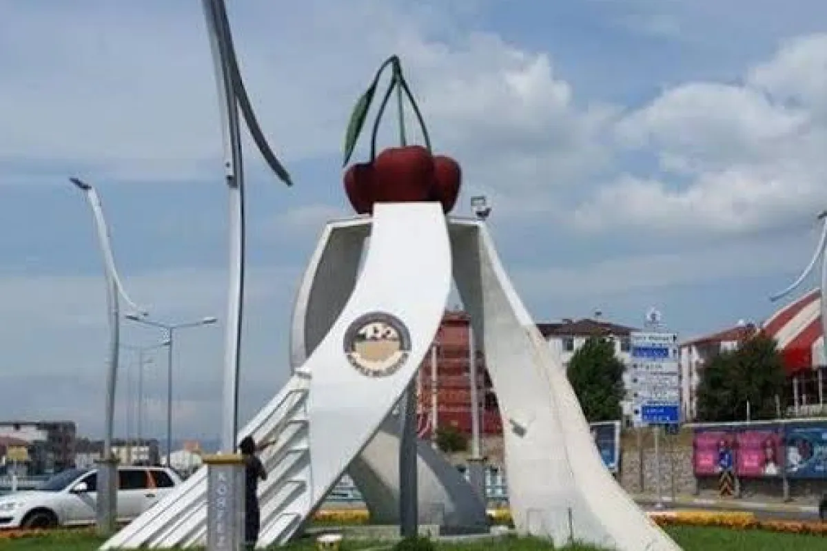 Kiraz Heykeli photo 1