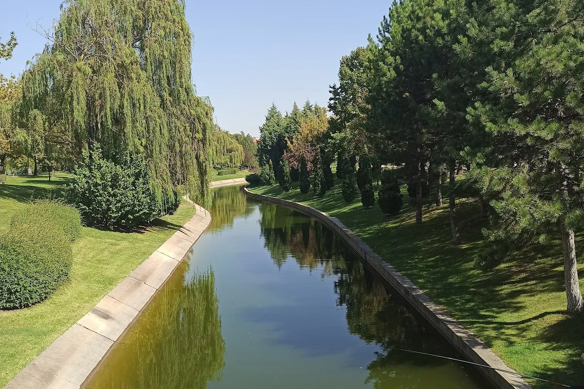 Eskisehir Sehr-i Love Island photo 1