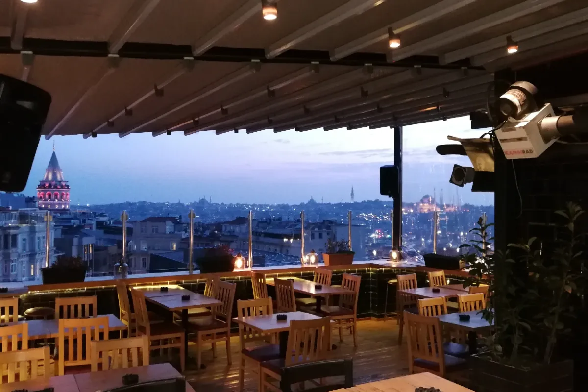 Nuit Terrasse photo 1
