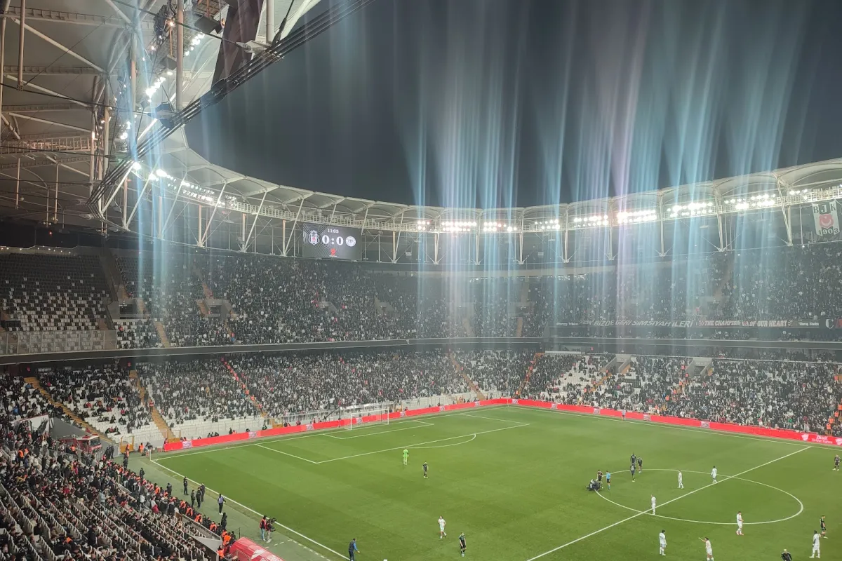 Tüpraş Stadium photo 1