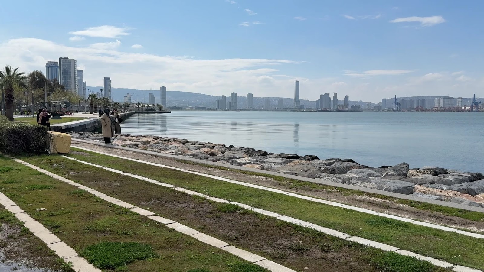 Bayraklı Sahil photo 15