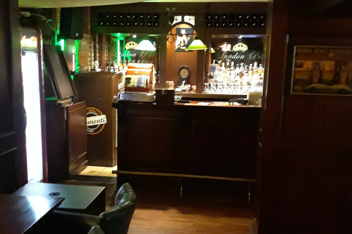 London Pub photo 1