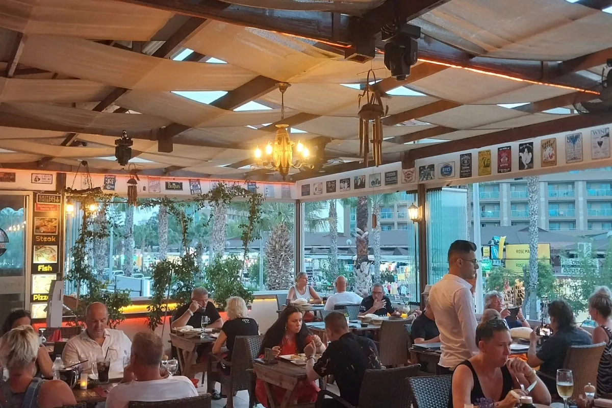 La Perla Steak House & Sky Sports Bar photo 1