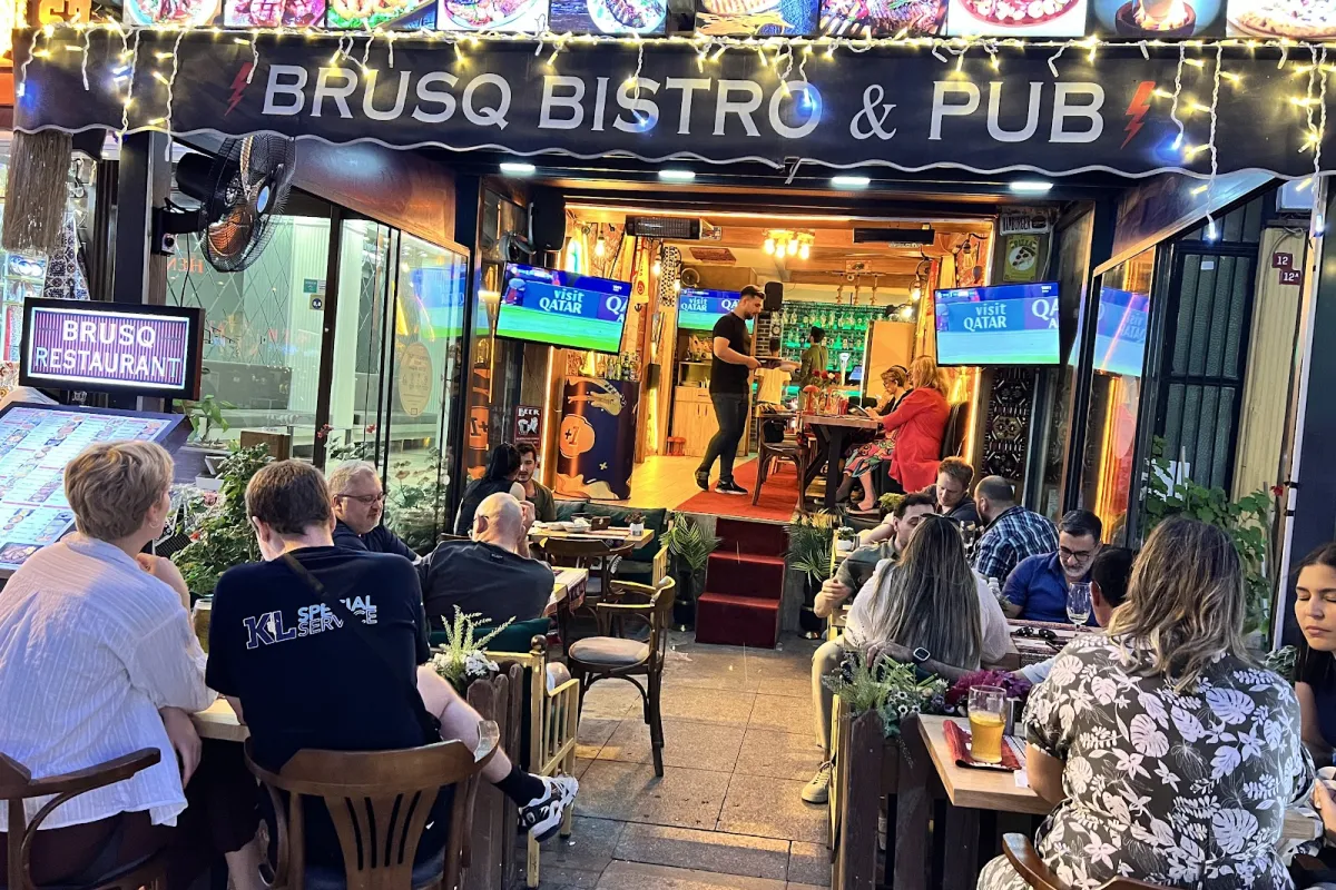 THE IRISH CORNER PUB photo 1