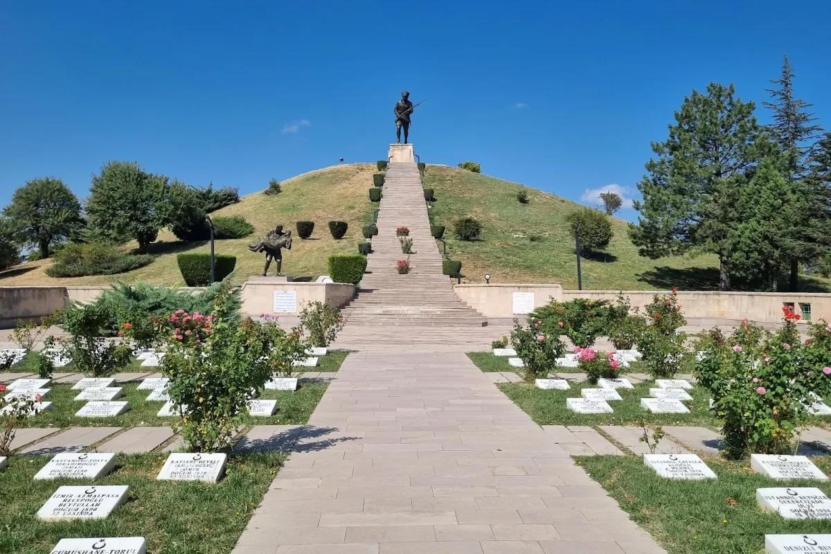 Dumlupinar Martyrs' Cemetery photo 1