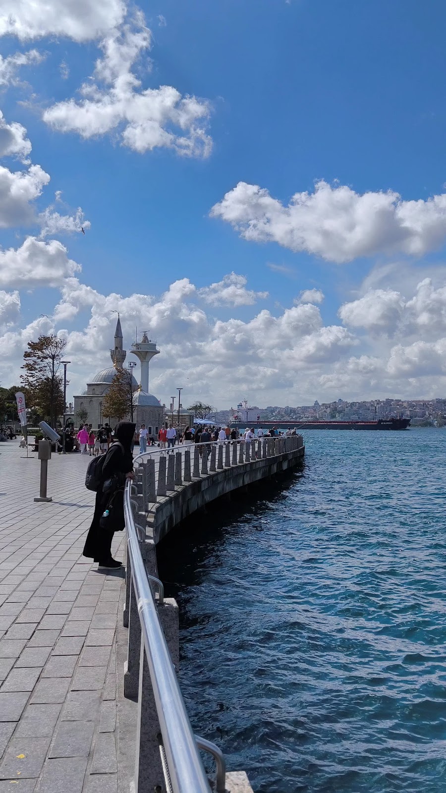 Uskudar Coast Walkway photo 4