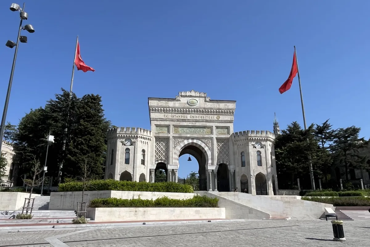 Beyazit Square photo 1