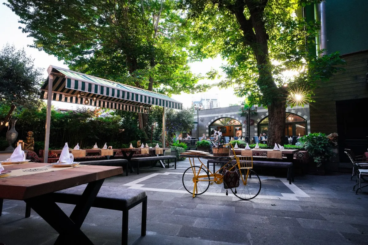 Garden 1897 Restaurant photo 1