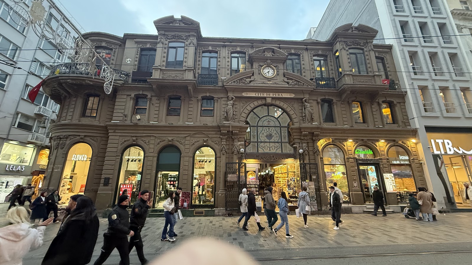 Çiçek Pasajı photo 2
