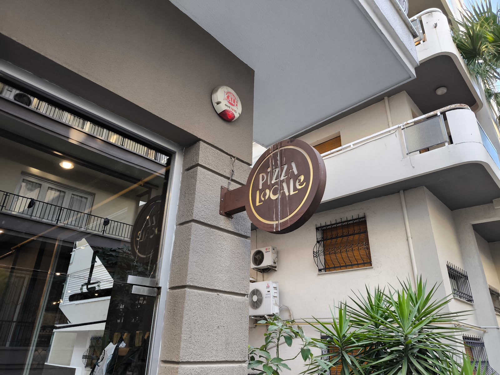 Pizza Locale photo 6