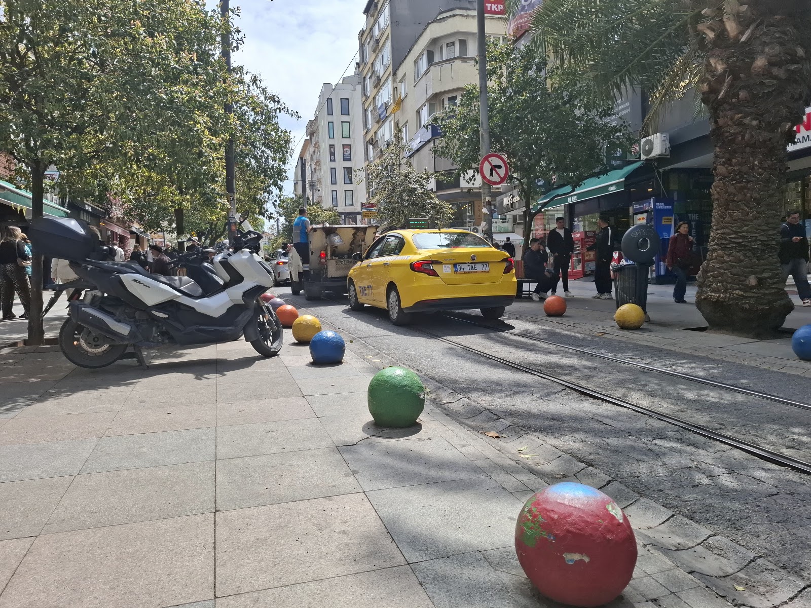 Kadikoy Bull Statue photo 11