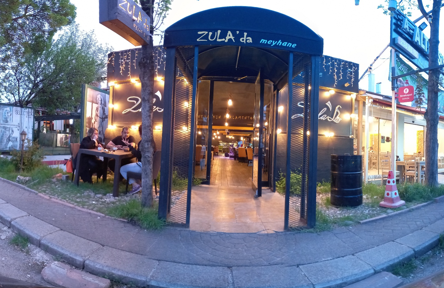 Cassetta Cafe & Pub photo 11