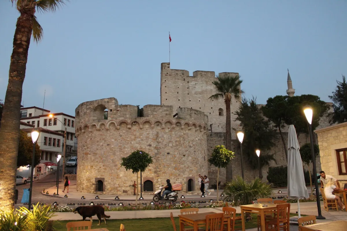 Cesme Castle photo 1