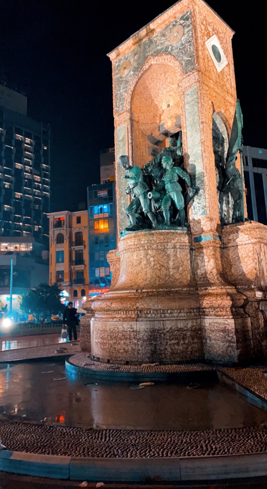 Taksim Square photo 6