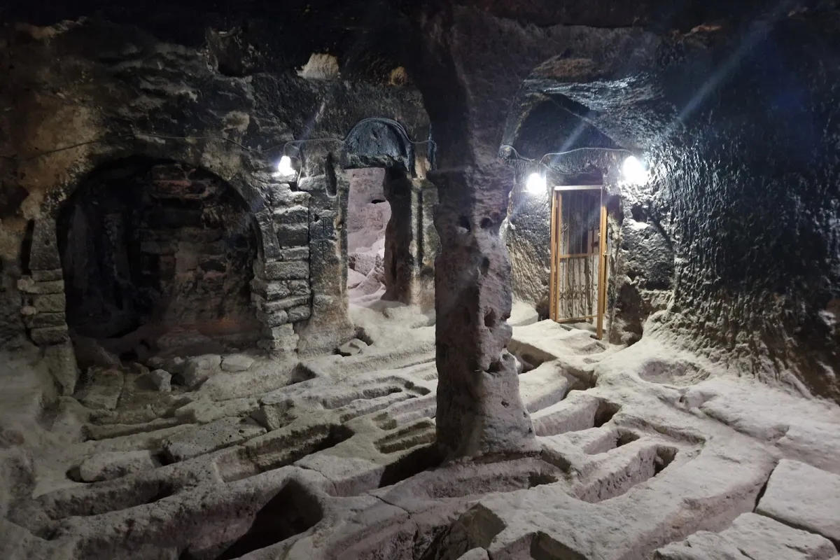 Saratlı Kırkgöz Yeraltı Şehri photo 1