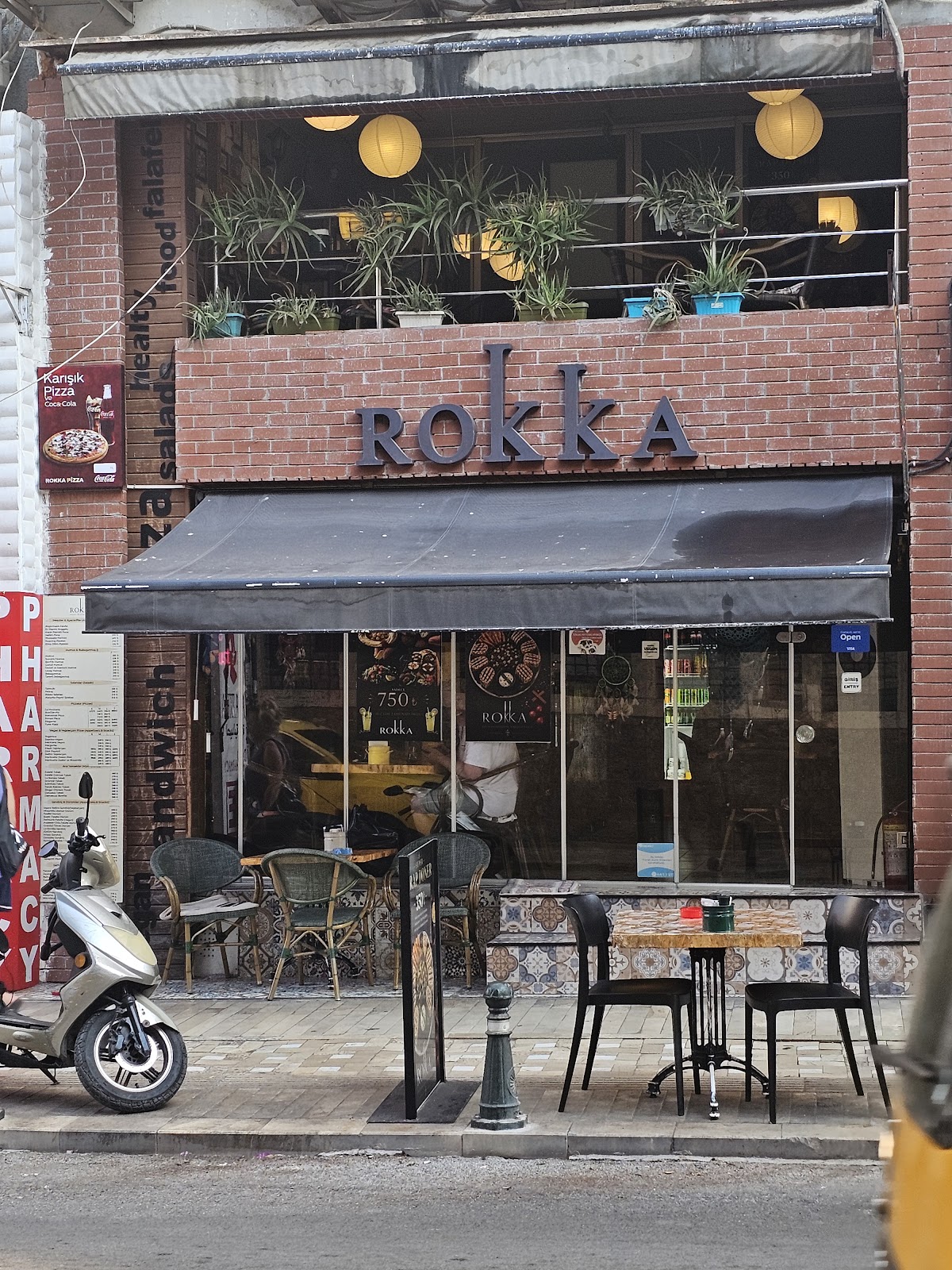 Rokka Pizza Falafel photo 2