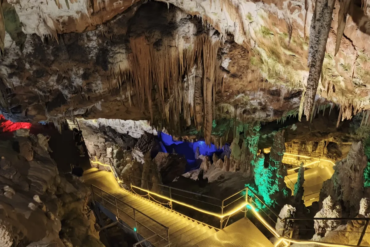 Oylat Cave photo 1