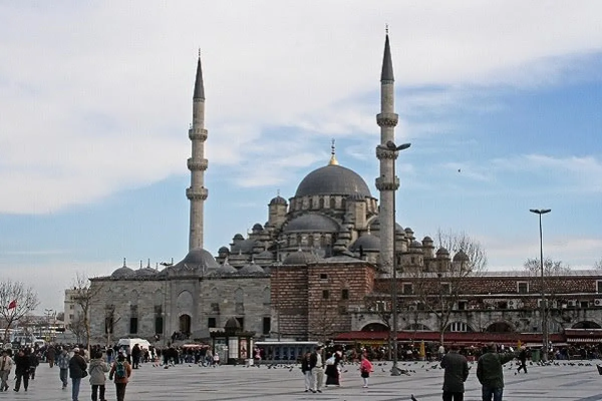 Yeni Mosque photo 1