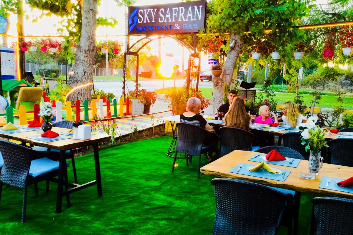 Sky Safran restaurant bar photo 1