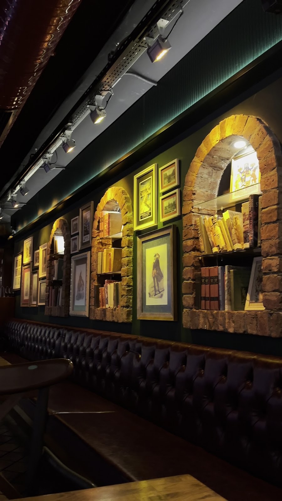 Old Harpist Scottish Pub photo 8