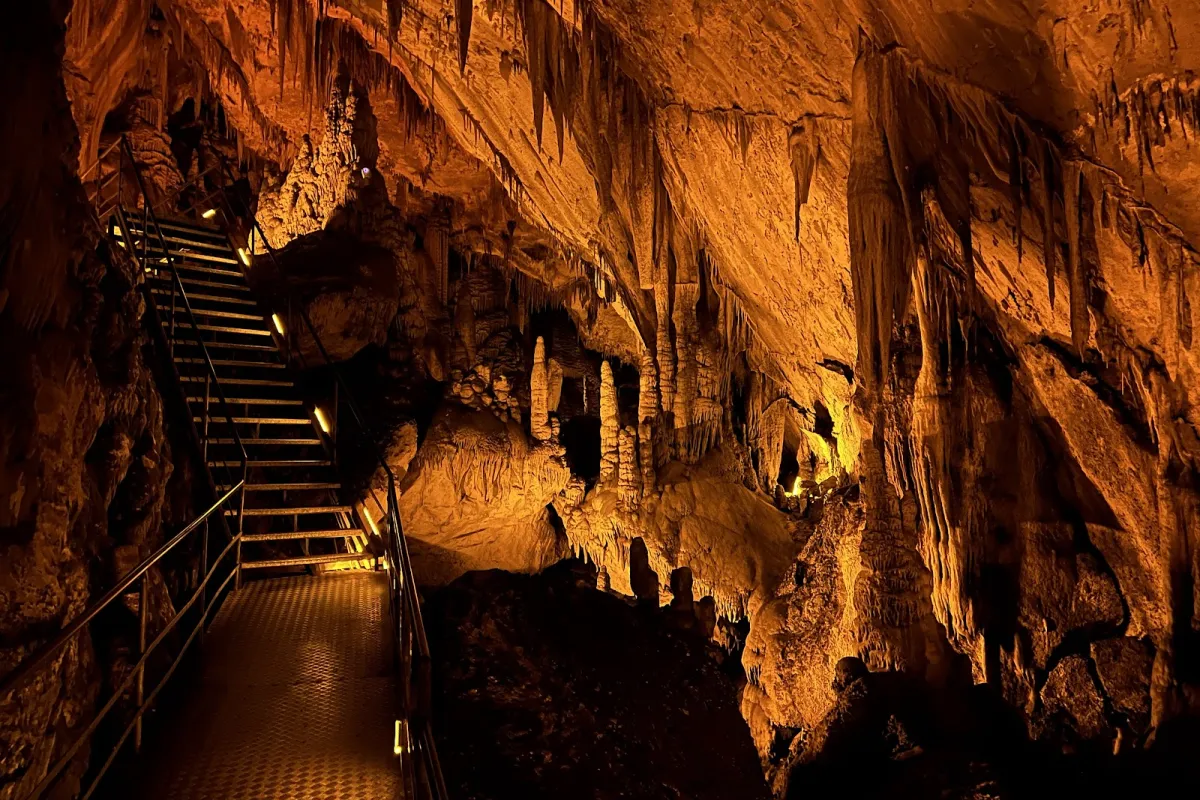 Dim Cave photo 1