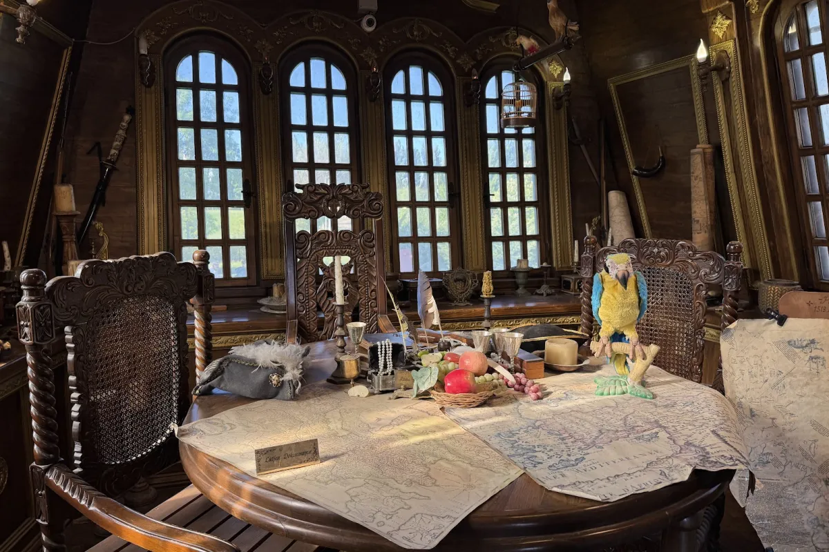 Pirate ship photo 1