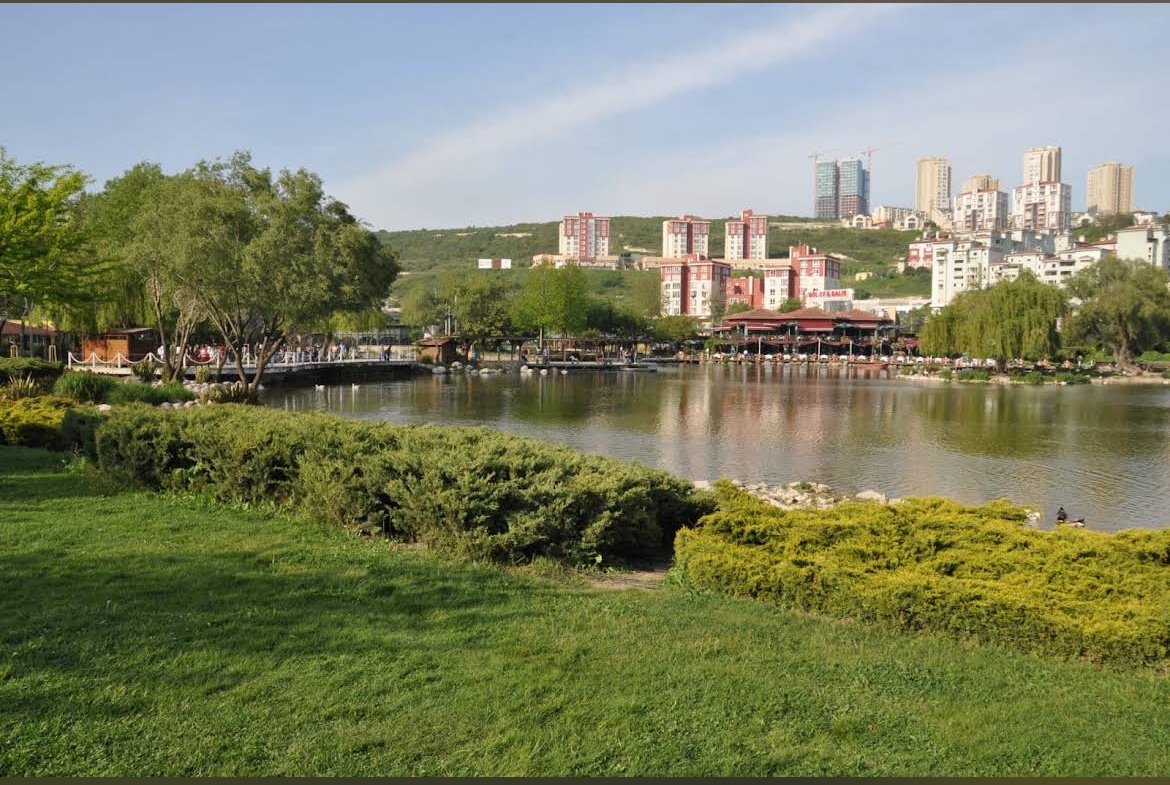 Bahçeşehir Gölet Park photo 2