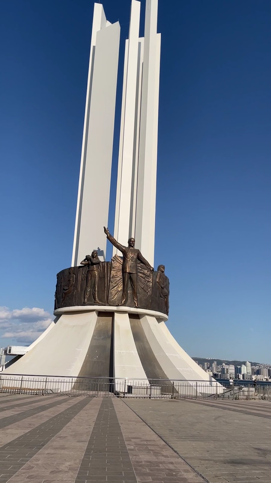 Atatürk monument, Karsıyaka photo 5