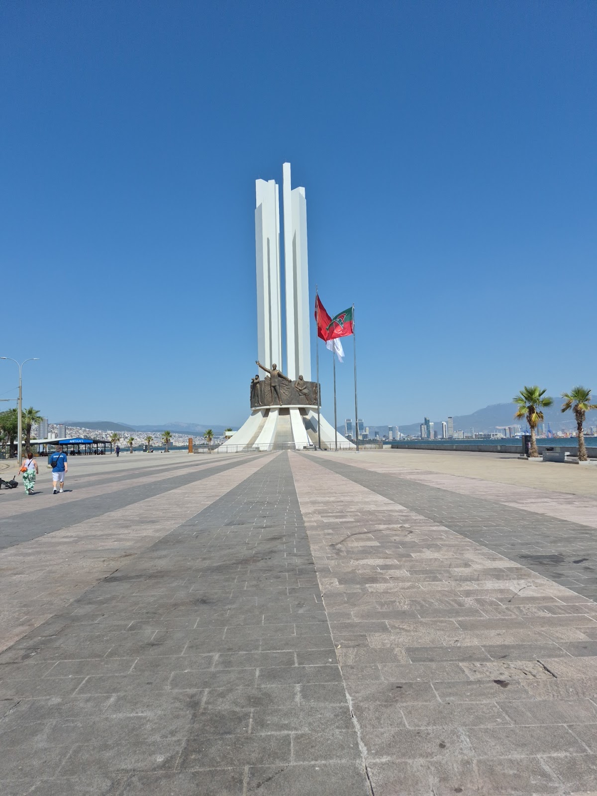 Atatürk monument, Karsıyaka photo 3