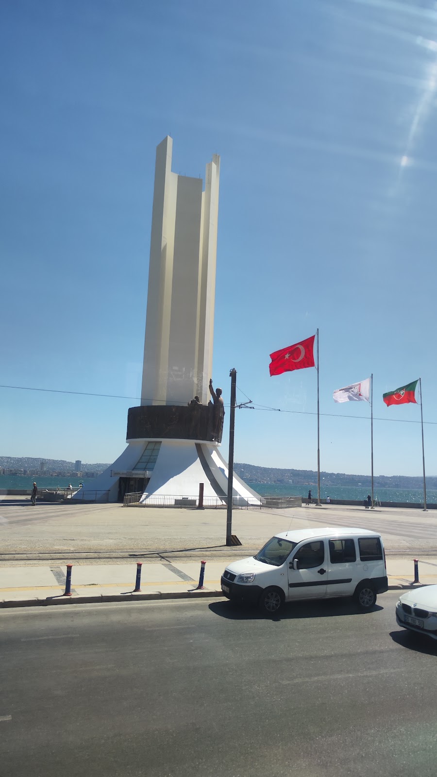 Atatürk monument, Karsıyaka photo 4