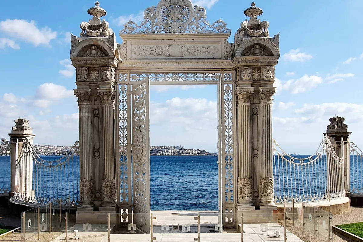 Dolmabahçe Palace photo 1