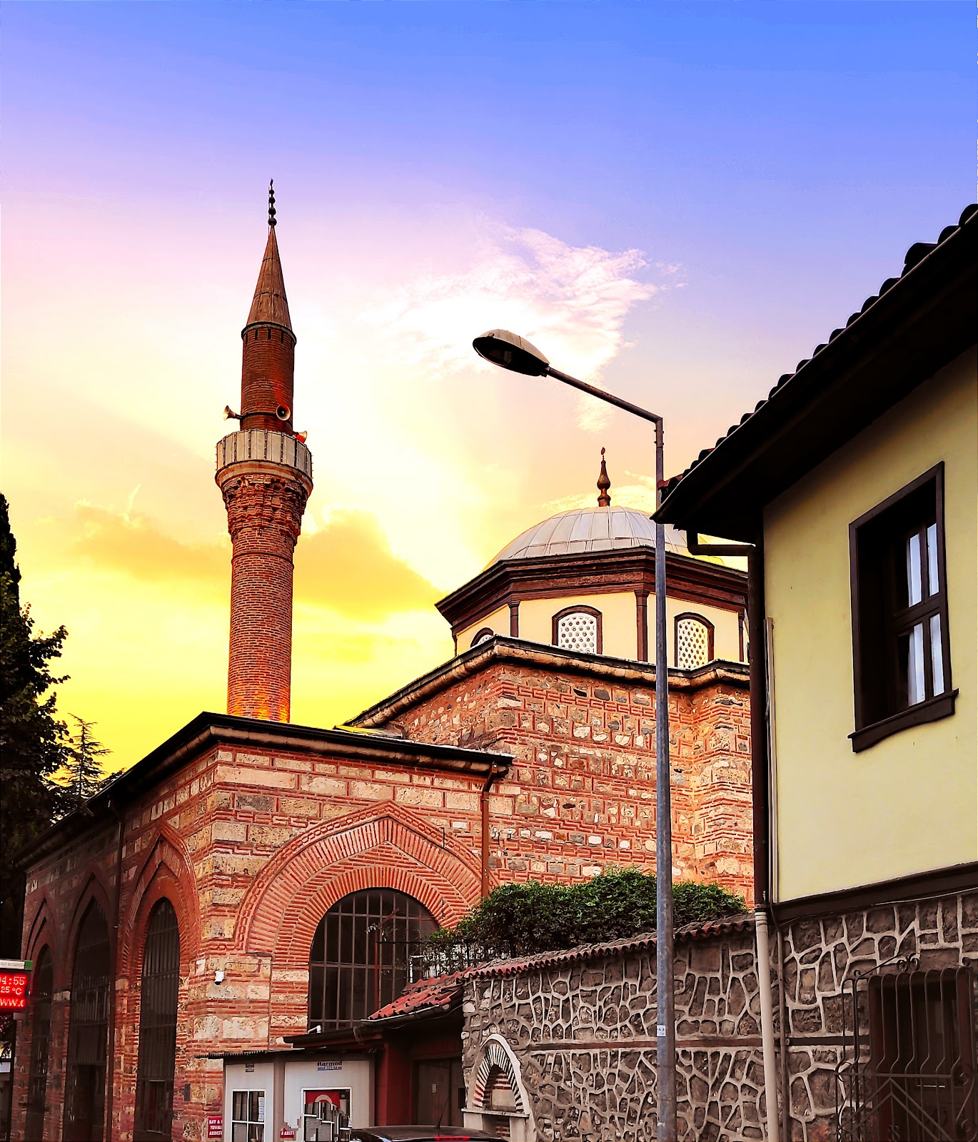 Uftade Mosque and Tomb photo 2
