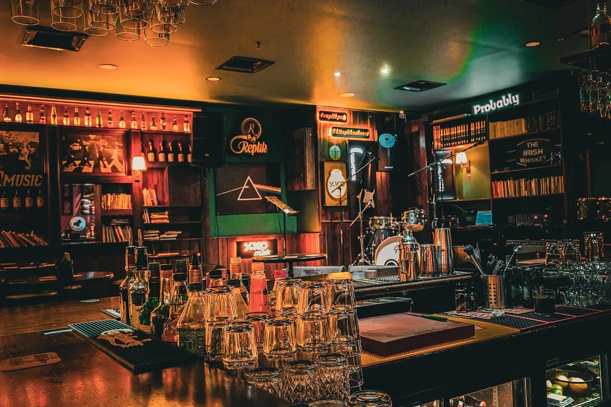 Replik Pub photo 1