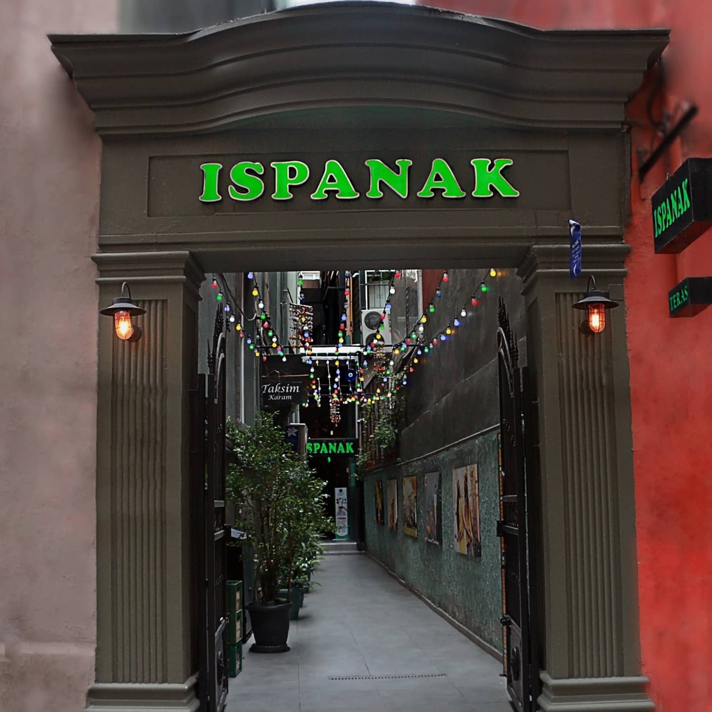 Ispanak Cafe photo 2