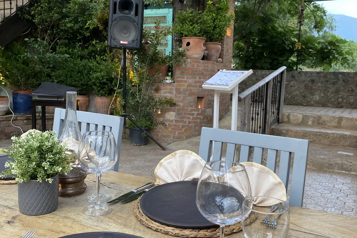Izela Restaurant photo 1