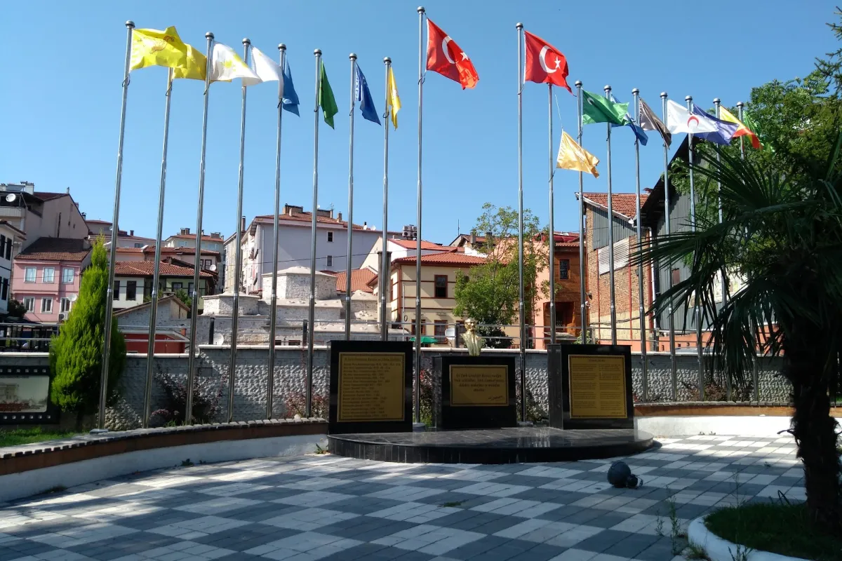 Cumhuriyet Myd. photo 1