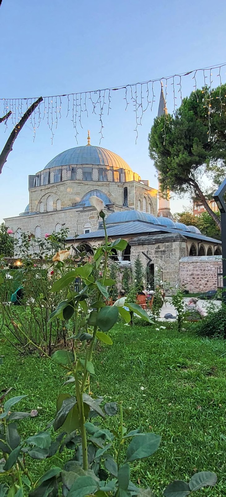 Yeni Cuma (Pertev Mehmet Paşa) Camii photo 3