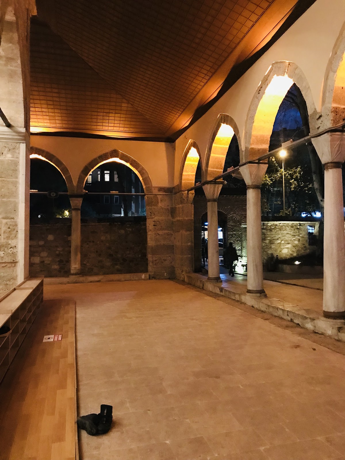 Yeni Cuma (Pertev Mehmet Paşa) Camii photo 9