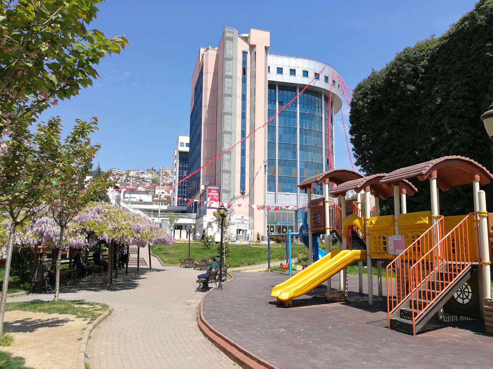 Cumhuriyet Parkı photo 9