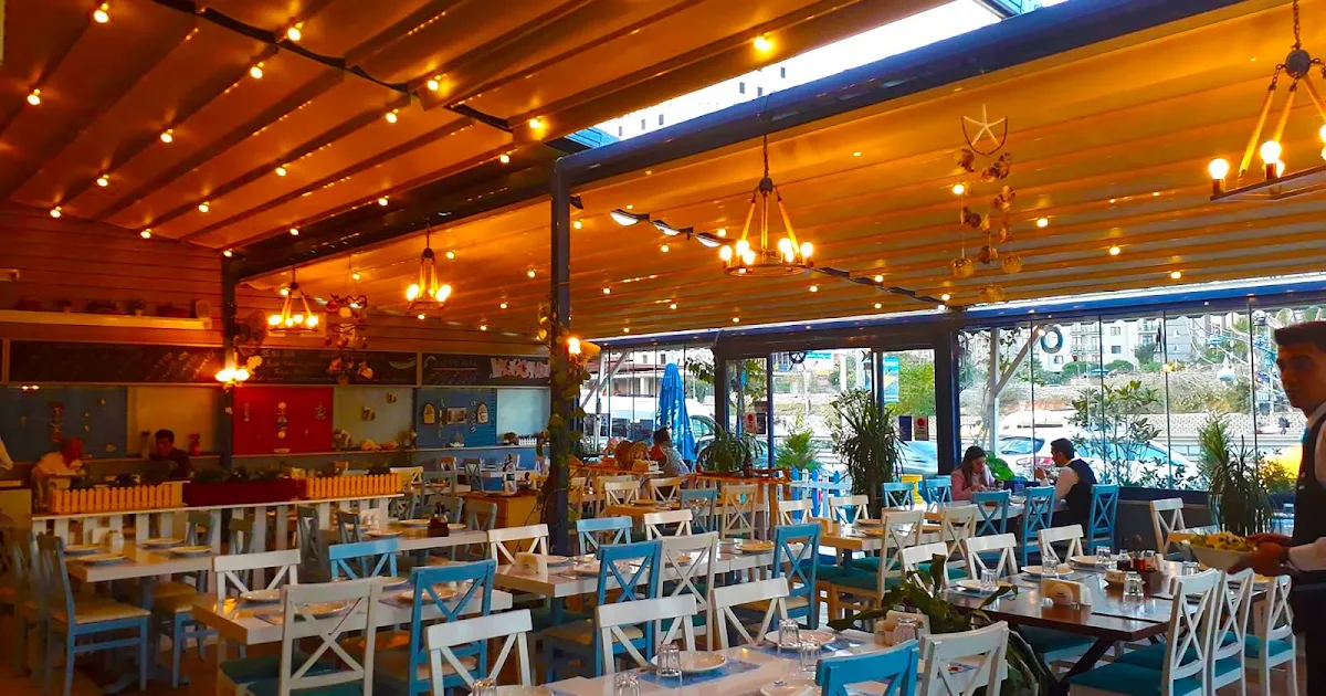 Mavi Sandal Balıkçısı photo 1