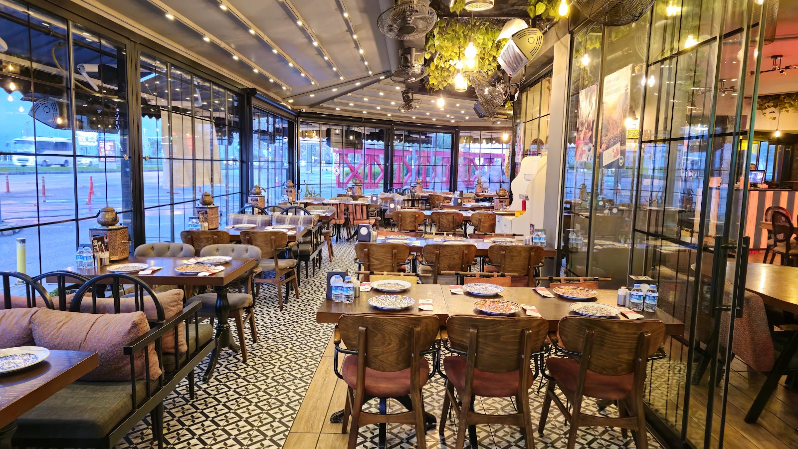 Nuvia Bostanlı - Kitchen & Bar photo 9