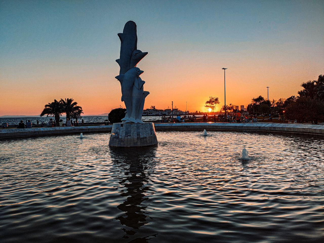 Dolphins Statue photo 9
