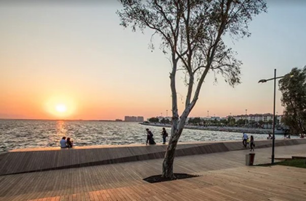 Bostanlı Günbatımı Seyir Terası photo 1