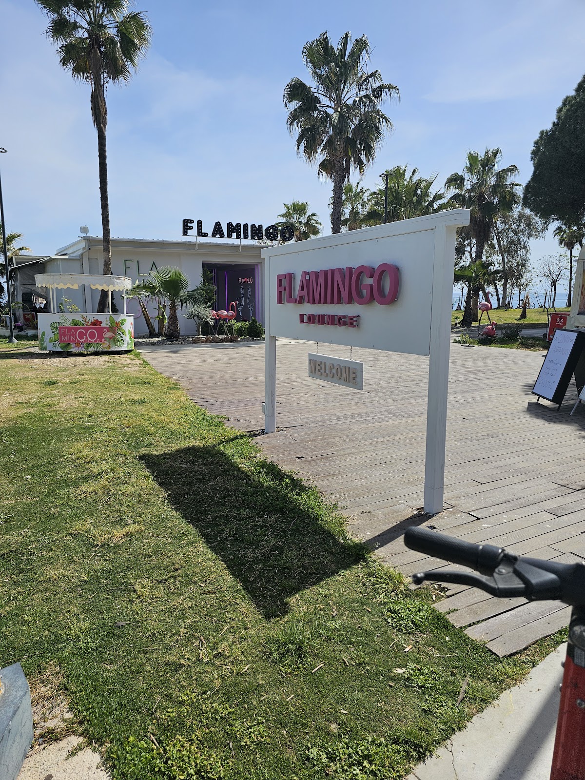 Flamingo Lounge photo 3