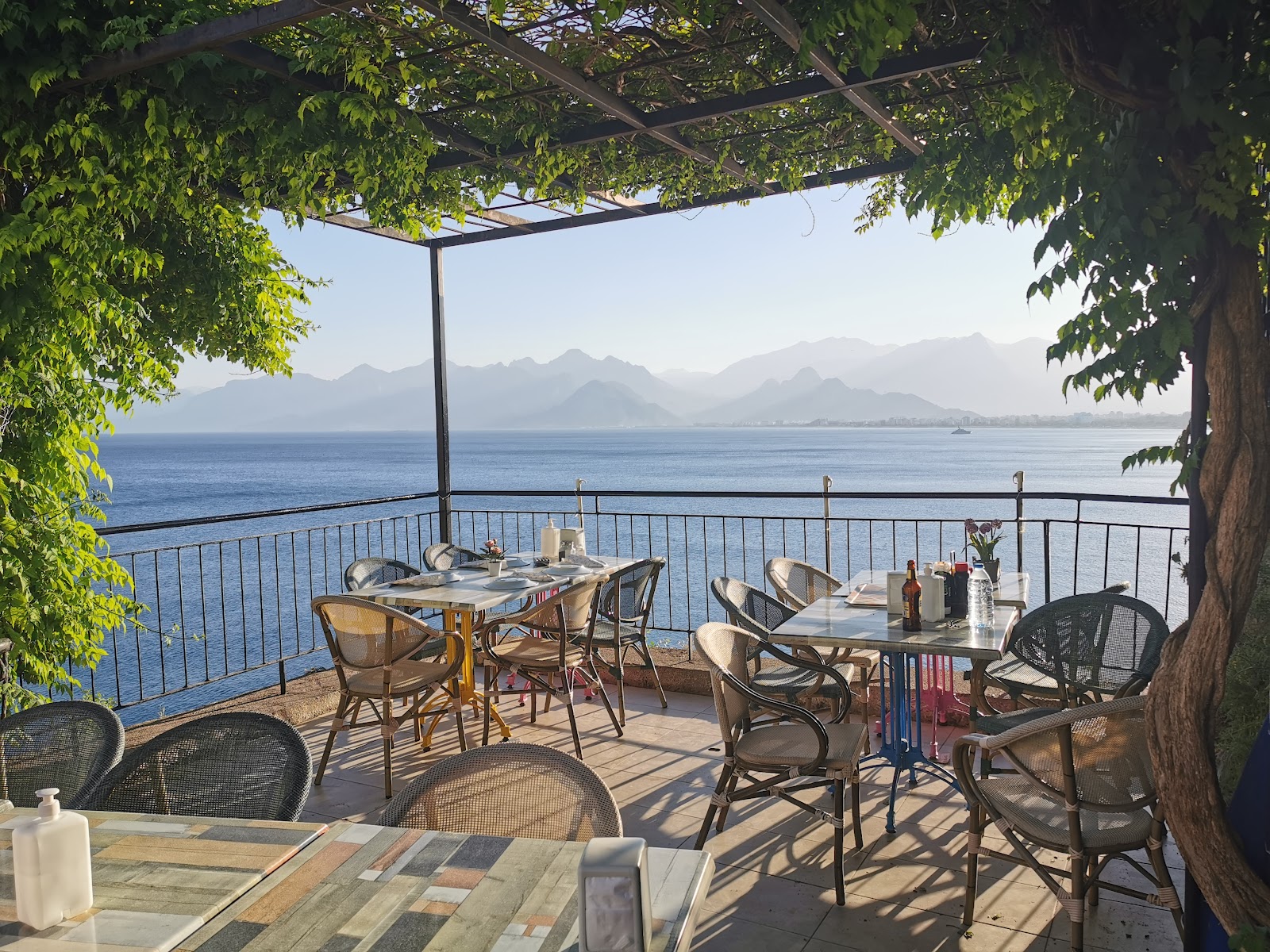 Castle Cafe & Restaurant photo 1