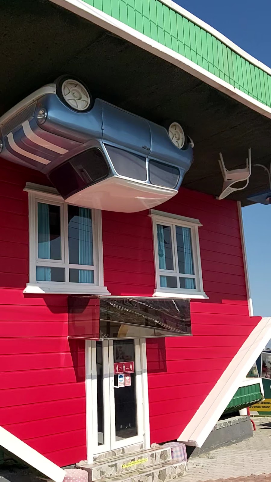 Upside down House photo 5