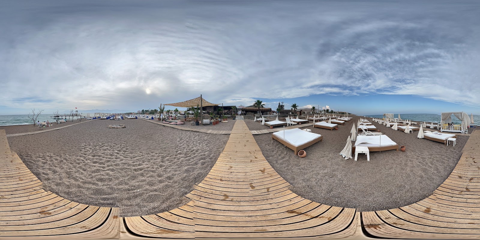 Red & White Beach photo 7