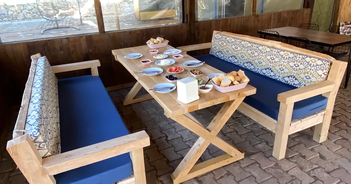 Family Horse Farm Breakfast 🍳 photo 1
